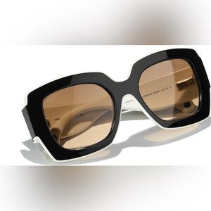 CHANEL Monochrome Sunglasses with Logo 6059